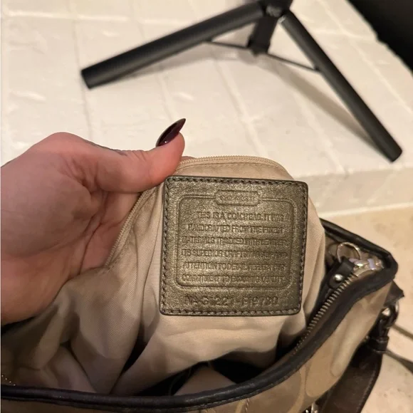 Vintage Signature Coach Brown Crossbody Shoulder Bag - Picture 4 of 7